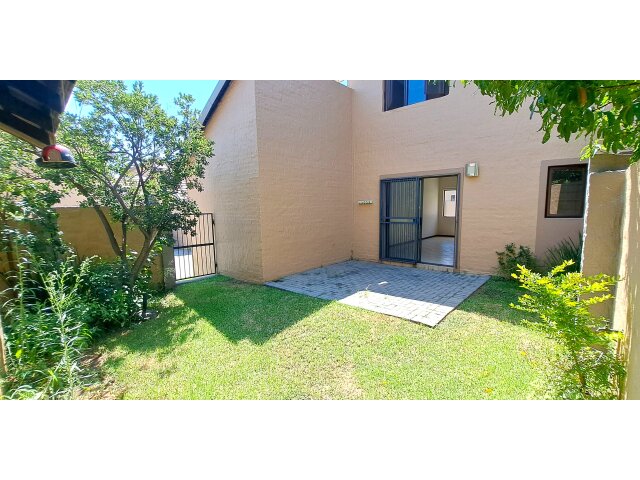 <!--[if BLOCK]><![endif]--> 39 Carlswald Creek 9th Road, Summerset,  Midrand <!--[if ENDBLOCK]><![endif]-->