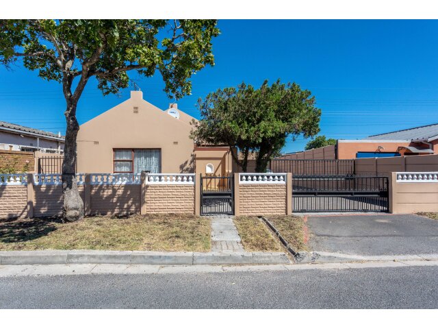 <!--[if BLOCK]><![endif]--> 25  Asmara Road, Charlesville, Cape Town <!--[if ENDBLOCK]><![endif]-->