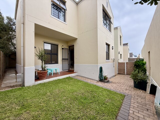 <!--[if BLOCK]><![endif]--> 4  Willow Ridge , Royal Ascot, Milnerton <!--[if ENDBLOCK]><![endif]-->