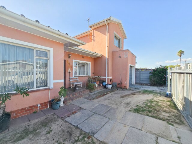 <!--[if BLOCK]><![endif]--> 137  Visser, Peerless Park East, Kraaifontein <!--[if ENDBLOCK]><![endif]-->