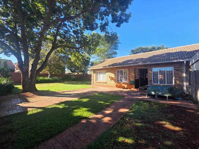<!--[if BLOCK]><![endif]--> 13 Villa Hendrich Piet Hugo, Eldoraigne,  Centurion <!--[if ENDBLOCK]><![endif]-->