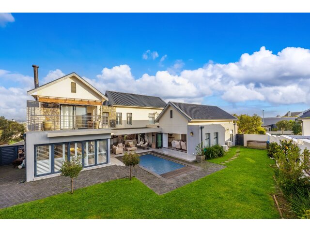 <!--[if BLOCK]><![endif]--> 22  Slanghoekrivier Crescent, Graanendal Estate, Durbanville <!--[if ENDBLOCK]><![endif]-->