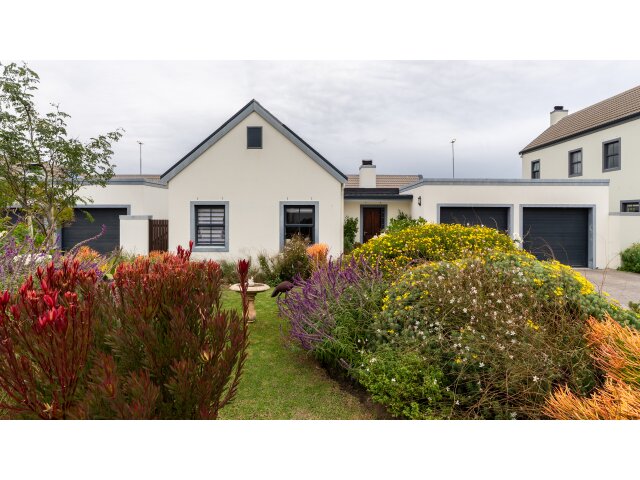 <!--[if BLOCK]><![endif]--> 15  Daffodil Close, Blue Crane Estate, Dennegeur, Somerset West <!--[if ENDBLOCK]><![endif]-->