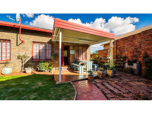 <!--[if BLOCK]><![endif]--> Property sold in Faerie Glen <!--[if ENDBLOCK]><![endif]-->