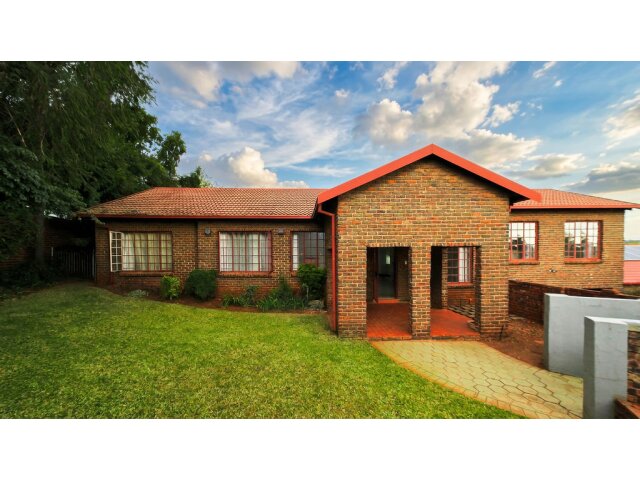 <!--[if BLOCK]><![endif]--> Property sold in Faerie Glen <!--[if ENDBLOCK]><![endif]-->