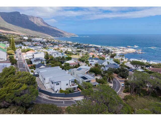 <!--[if BLOCK]><![endif]--> 3 Dunkeld Village  Willesden Road, Camps Bay, Cape Town <!--[if ENDBLOCK]><![endif]-->