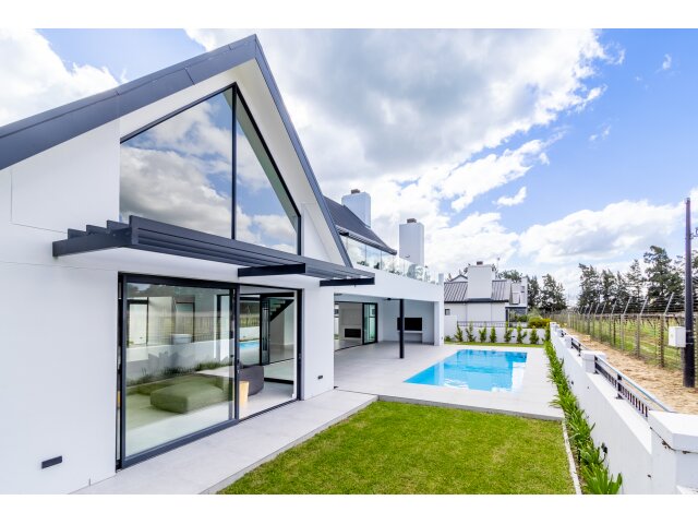 <!--[if BLOCK]><![endif]--> 1658  Nouveau Street , Val de Vie, Paarl <!--[if ENDBLOCK]><![endif]-->