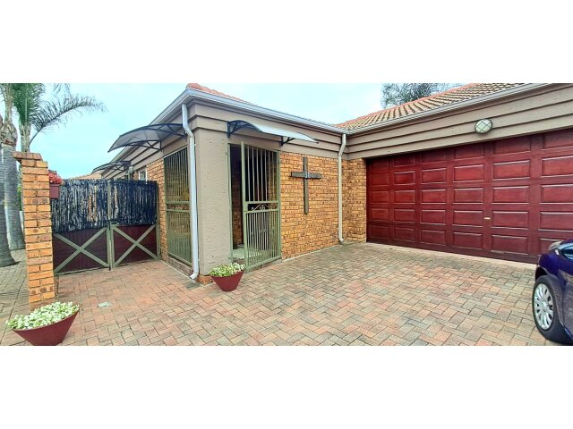 <!--[if BLOCK]><![endif]--> 30 FEATHERWOOD PLACE  TENTH AVENUE, Ravenswood, Boksburg <!--[if ENDBLOCK]><![endif]-->