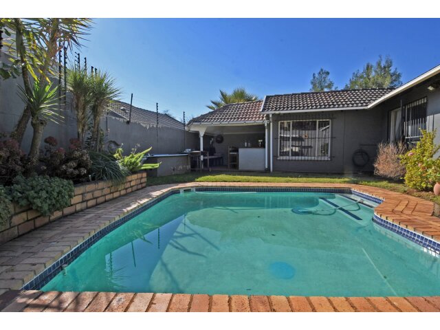 <!--[if BLOCK]><![endif]--> 894   Kloofhout turn, Weltevreden Park,  Roodepoort <!--[if ENDBLOCK]><![endif]-->