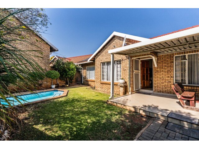 <!--[if BLOCK]><![endif]--> 7 NEDERBURGH  OHARE STREET , Highveld,  Centurion <!--[if ENDBLOCK]><![endif]-->