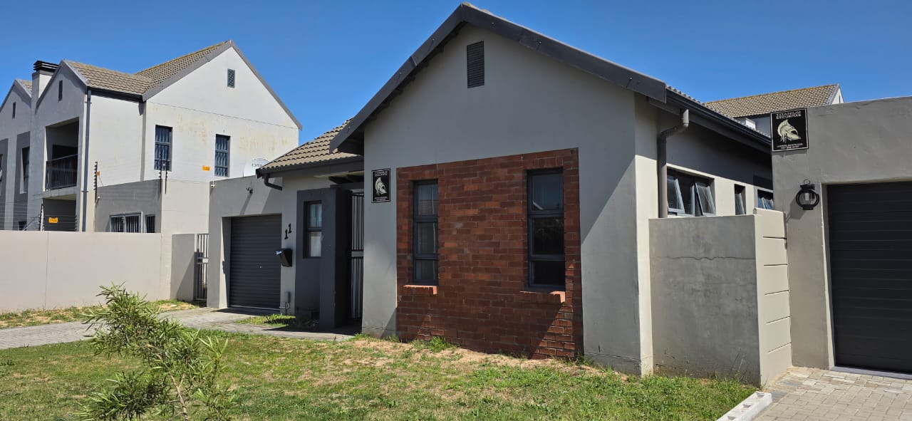 <!--[if BLOCK]><![endif]--> 11  Lonngren crescent, Windsor Park, Kraaifontein <!--[if ENDBLOCK]><![endif]-->