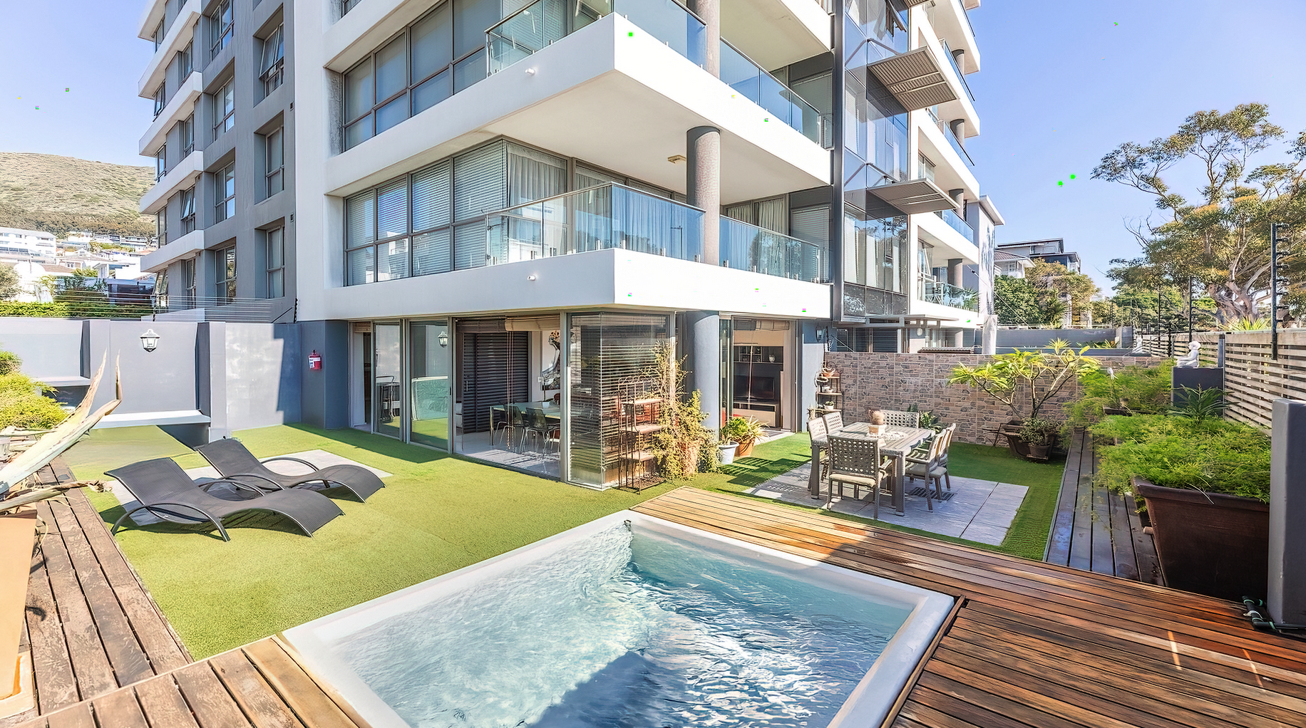  G03 The Legacy 145 Main Road, Green Point, Cape Town 