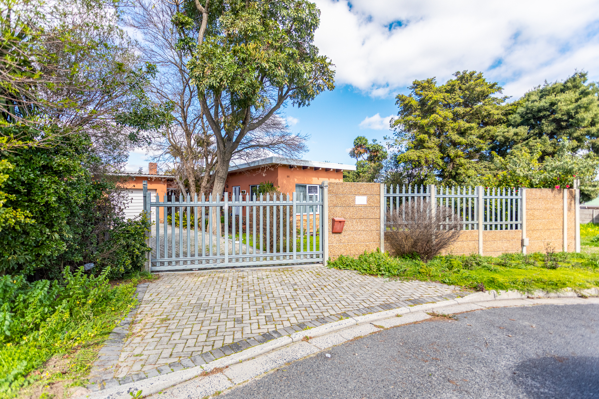 <!--[if BLOCK]><![endif]--> 8  Chopin Avenue, Protea Heights, Brackenfell <!--[if ENDBLOCK]><![endif]-->