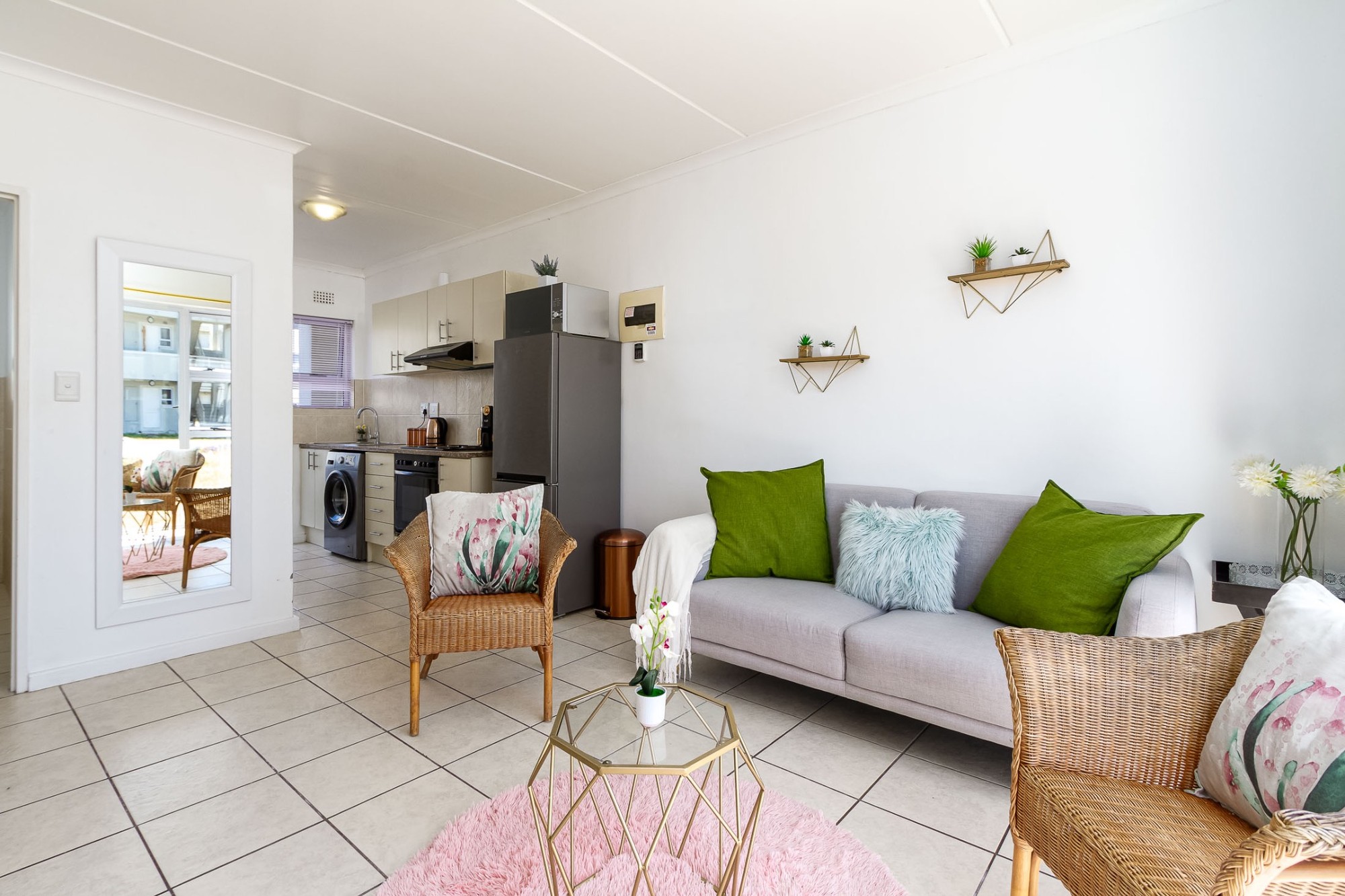 <!--[if BLOCK]><![endif]--> 63 Coral Sands 9 St Georges Street, Muizenberg, Muizenberg <!--[if ENDBLOCK]><![endif]-->