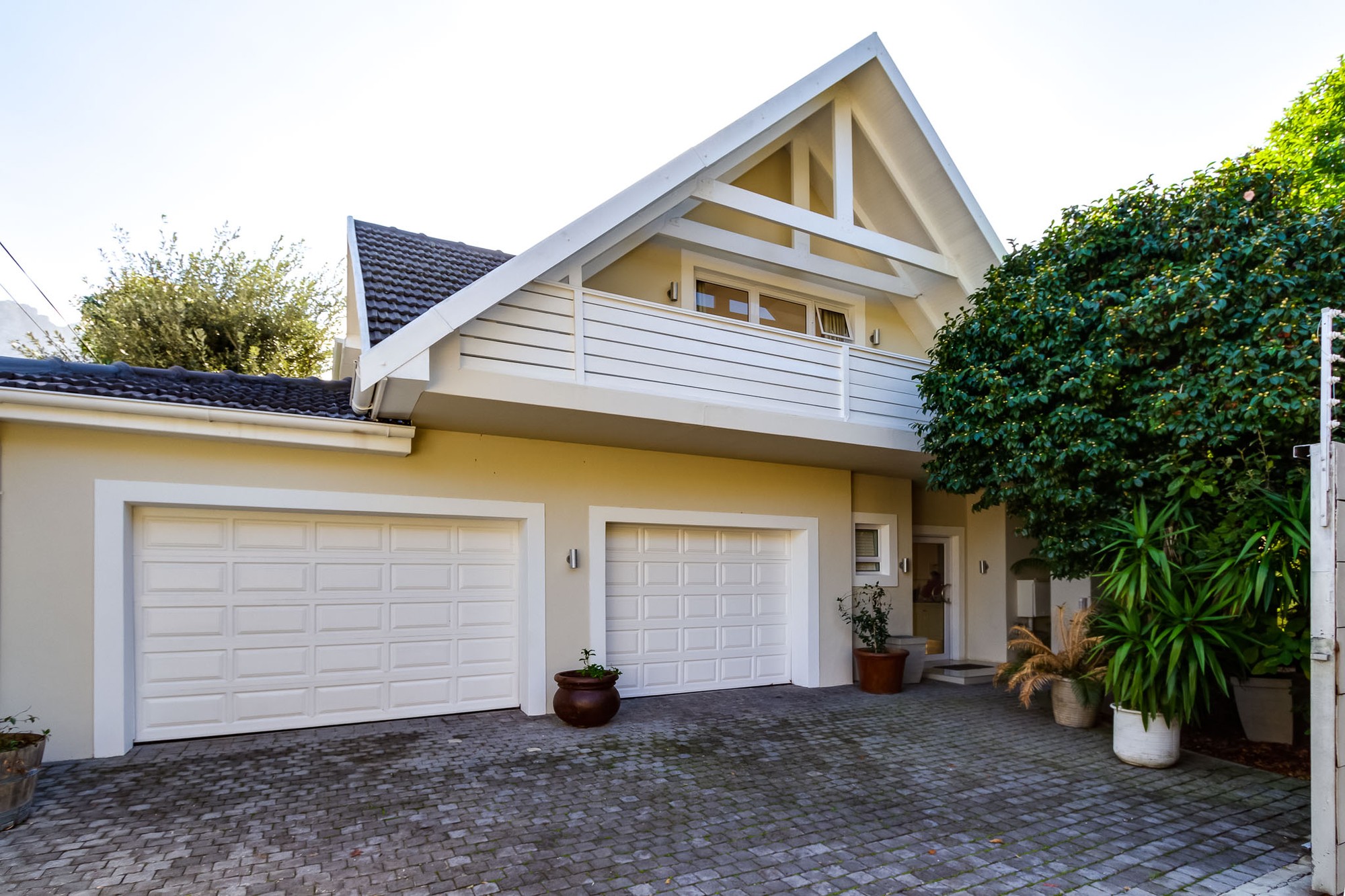 <!--[if BLOCK]><![endif]--> 4  Angelina Avenue, Claremont Upper, Cape Town <!--[if ENDBLOCK]><![endif]-->