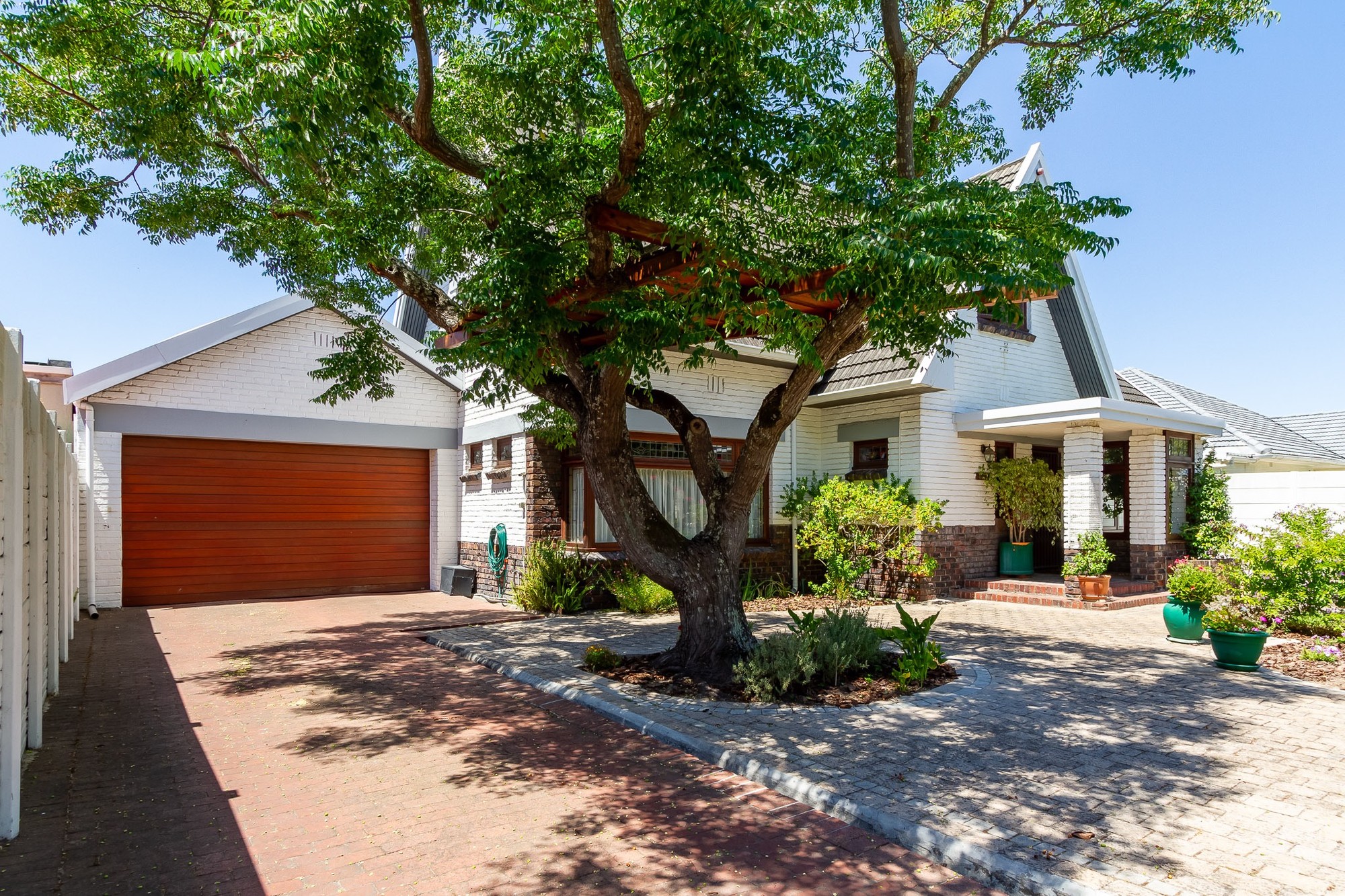 <!--[if BLOCK]><![endif]--> 20  Avenue De Mist, Rondebosch, Cape Town <!--[if ENDBLOCK]><![endif]-->