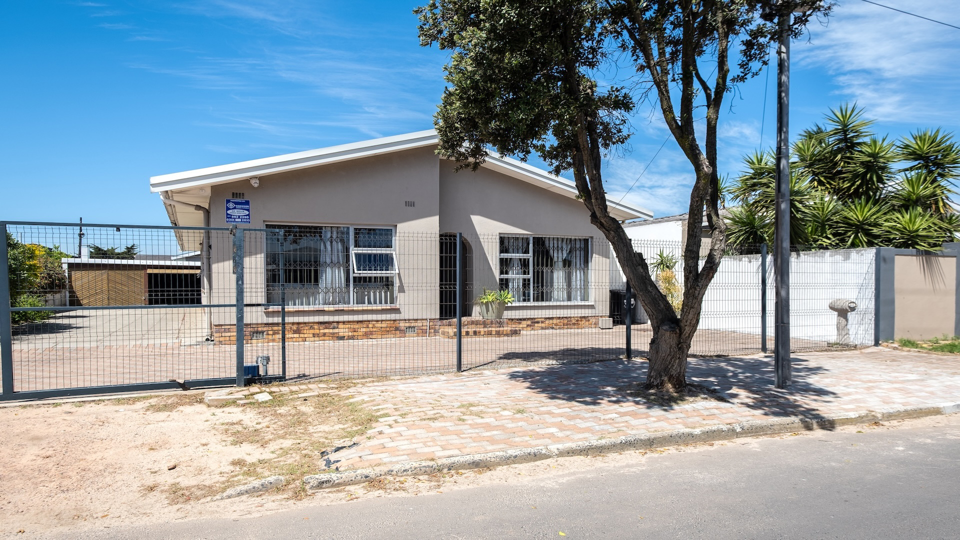 <!--[if BLOCK]><![endif]--> 30  bloem street, Townsend Estate, Goodwood <!--[if ENDBLOCK]><![endif]-->