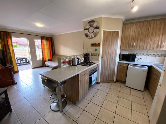 <!--[if BLOCK]><![endif]--> 2 Cor Amor Kimpro Street, Highveld,  Centurion <!--[if ENDBLOCK]><![endif]-->