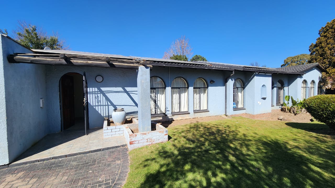 <!--[if BLOCK]><![endif]--> 13  Swallow Crescent, Crystal Park, Benoni <!--[if ENDBLOCK]><![endif]-->