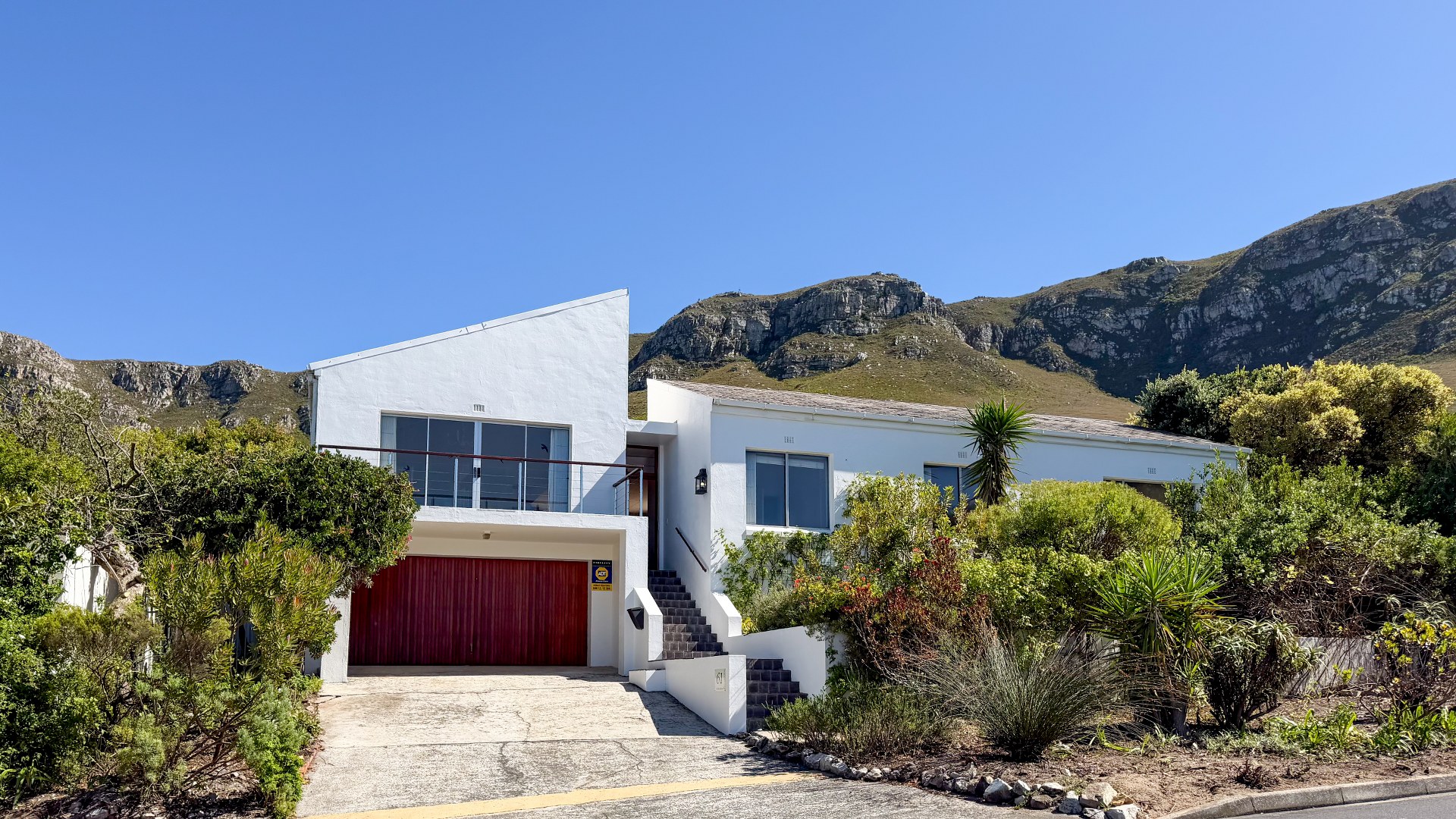 <!--[if BLOCK]><![endif]--> 18  Walkerbay Street, Hermanus Heights, Hermanus <!--[if ENDBLOCK]><![endif]-->