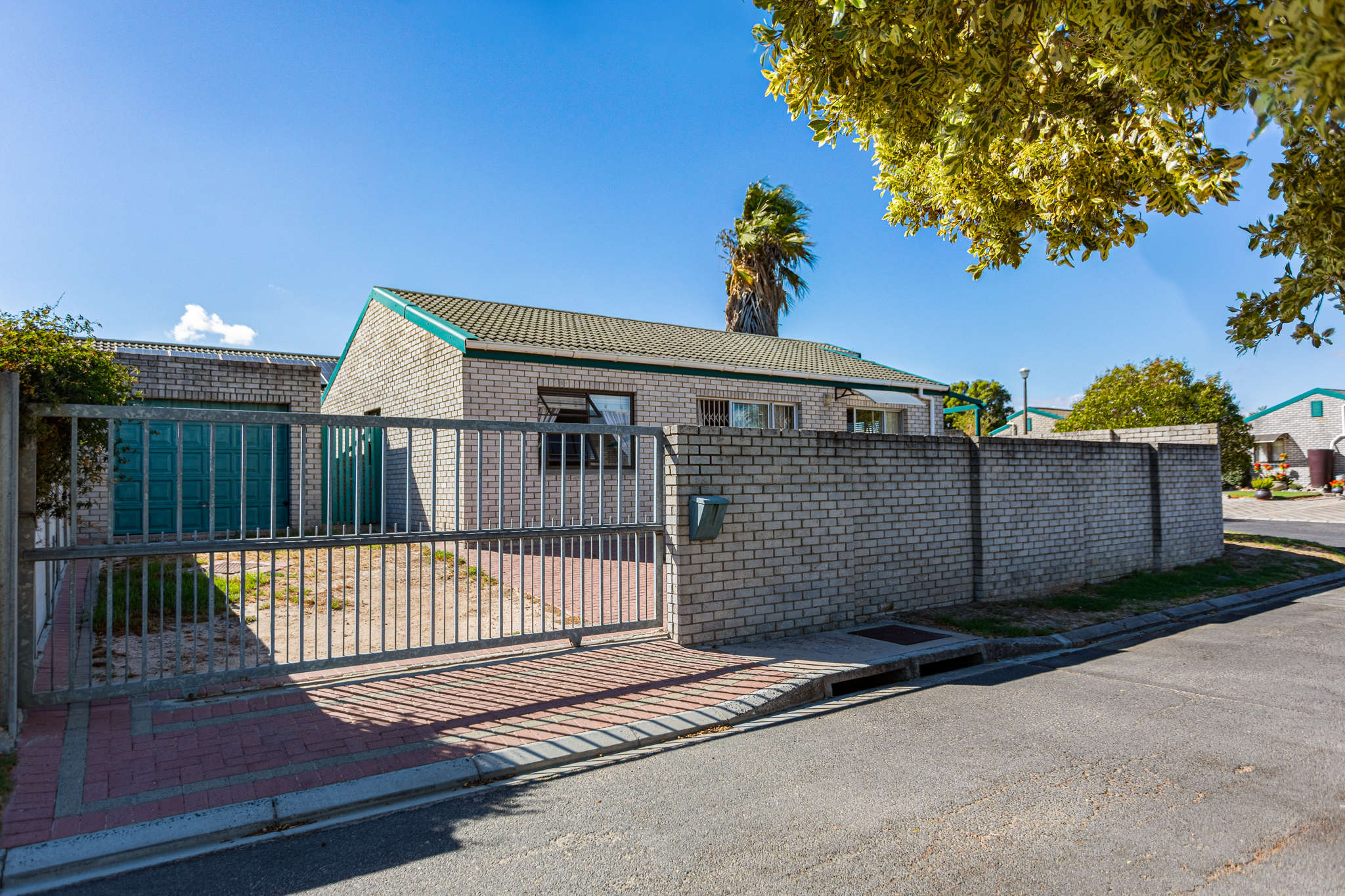 <!--[if BLOCK]><![endif]--> 24  Brut, Durmonte, Durbanville <!--[if ENDBLOCK]><![endif]-->