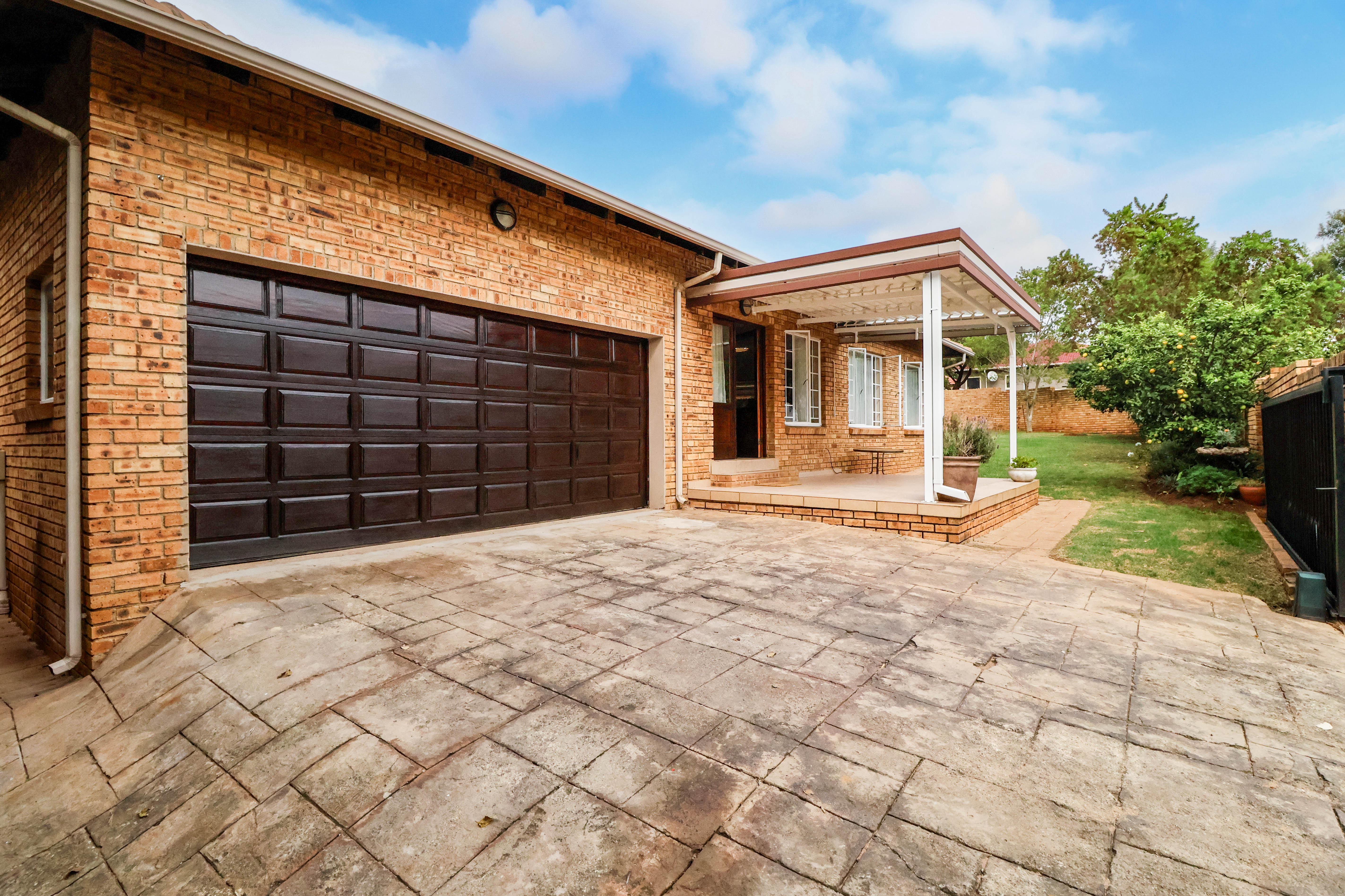 <!--[if BLOCK]><![endif]--> Property sold in Thatchfield <!--[if ENDBLOCK]><![endif]-->