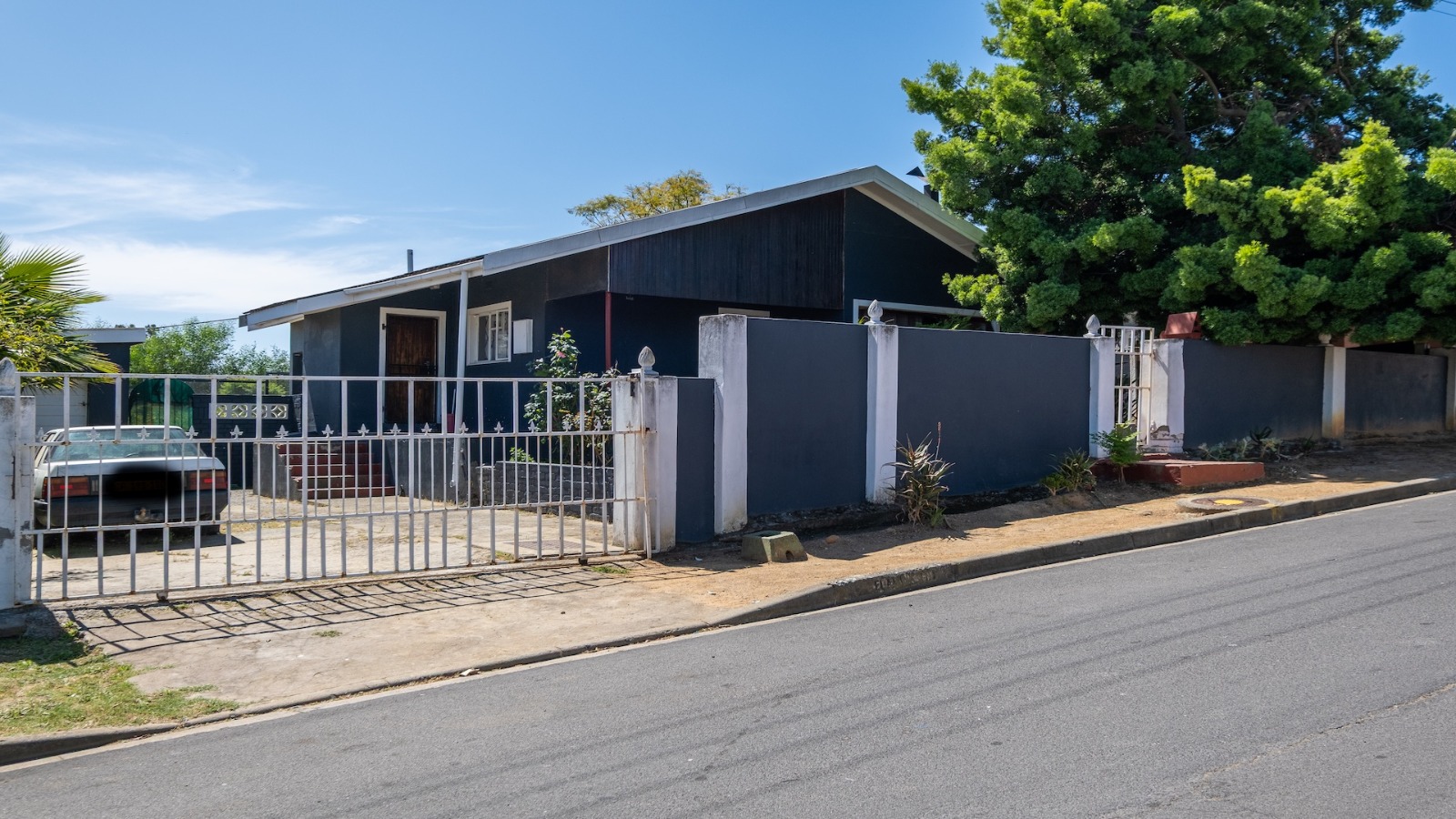 <!--[if BLOCK]><![endif]--> 8  Flamint Street, Hillcrest, Wellington <!--[if ENDBLOCK]><![endif]-->