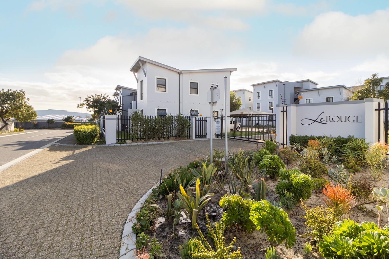 <!--[if BLOCK]><![endif]--> 41 Le Rouge Sauvignon Road, Burgundy Estate, Milnerton <!--[if ENDBLOCK]><![endif]-->