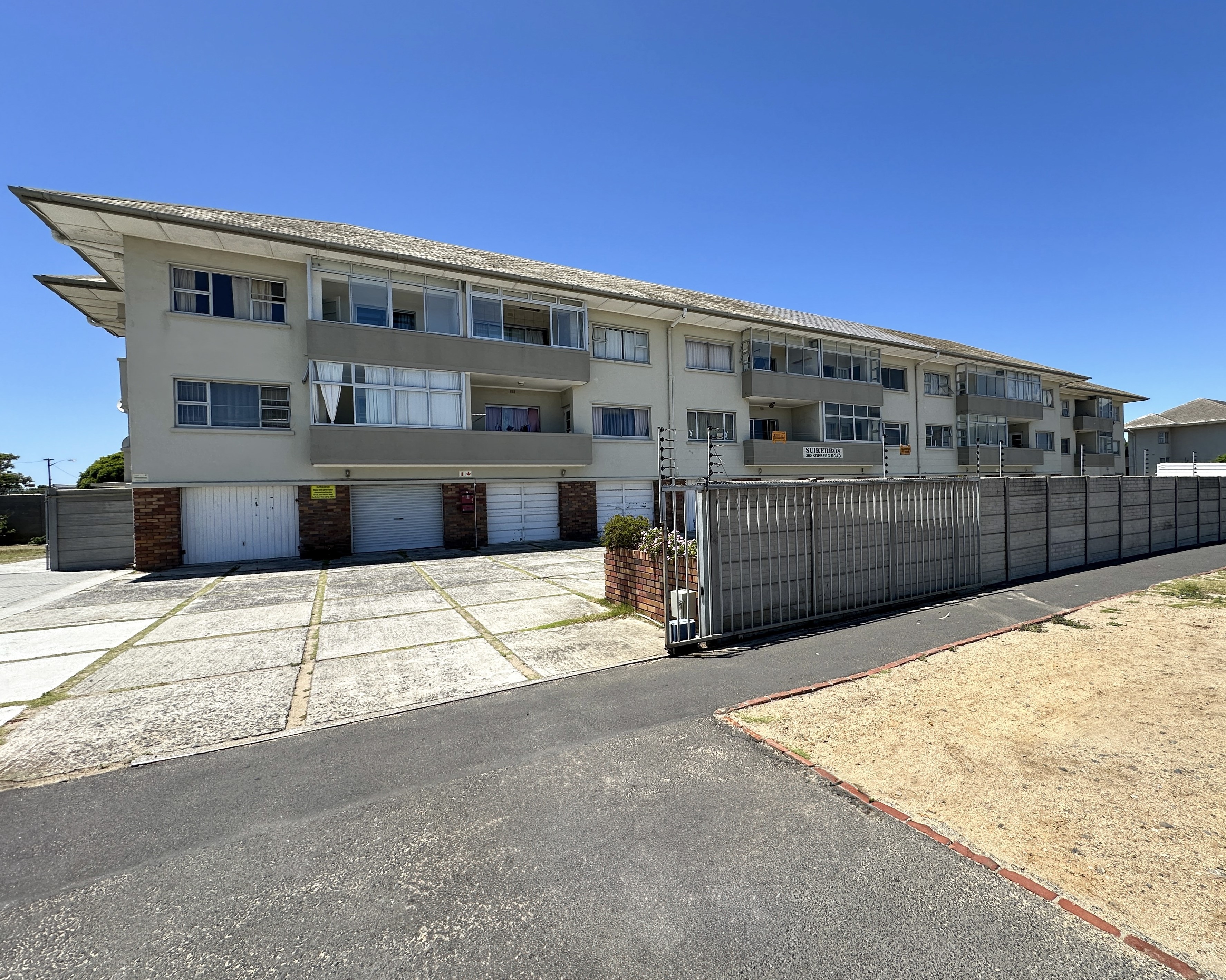 <!--[if BLOCK]><![endif]--> 15 Suikerbos Koeberg Road, Tijgerhof, Milnerton <!--[if ENDBLOCK]><![endif]-->