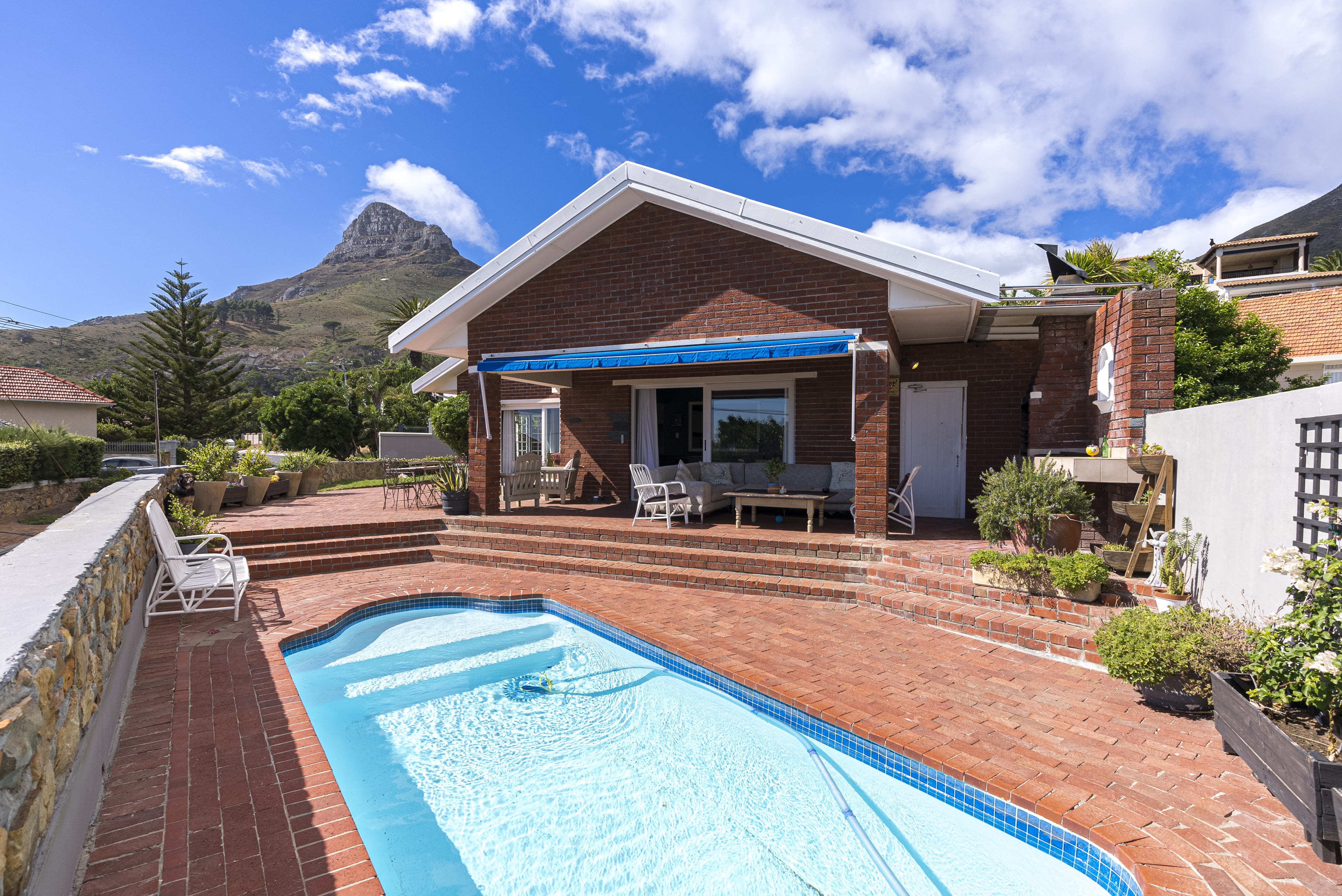  12  Shanklin Crescent, Camps Bay, Cape Town 