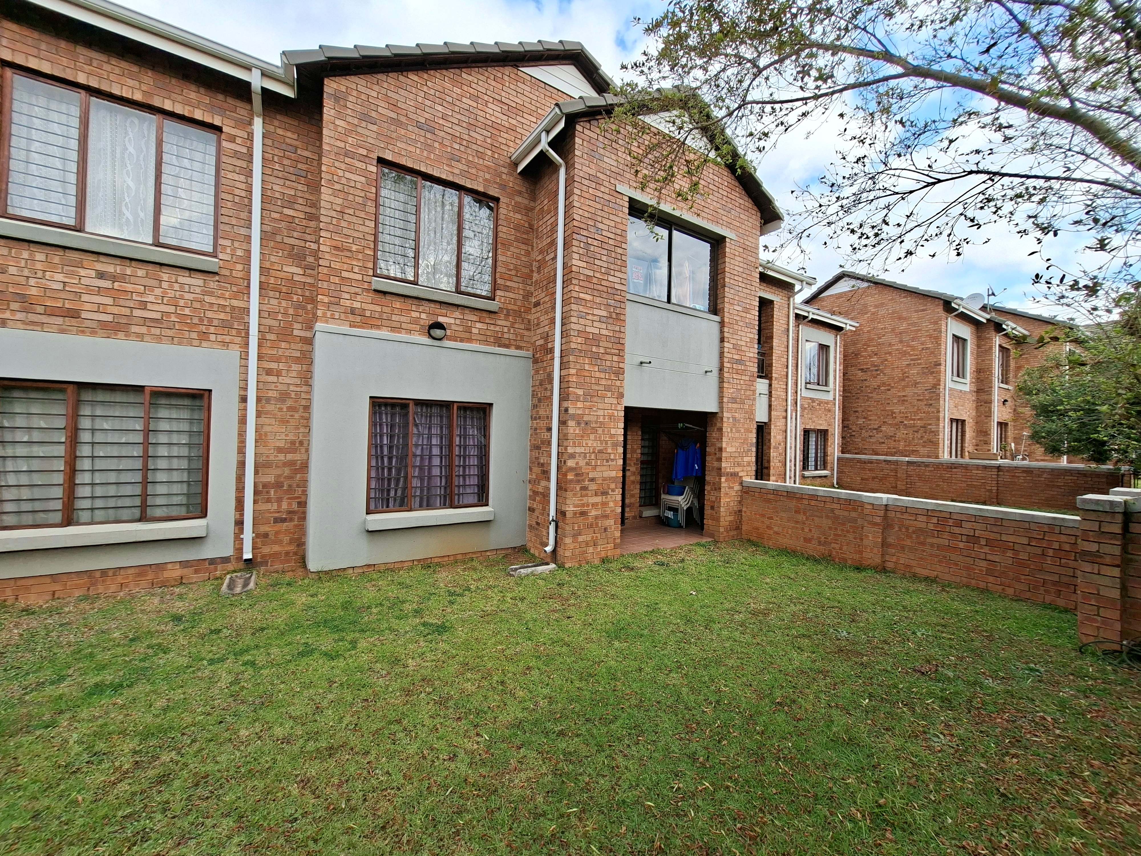 <!--[if BLOCK]><![endif]--> 11 Enfield 3 Jacaranda Avenue, Olivedale,  Randburg <!--[if ENDBLOCK]><![endif]-->