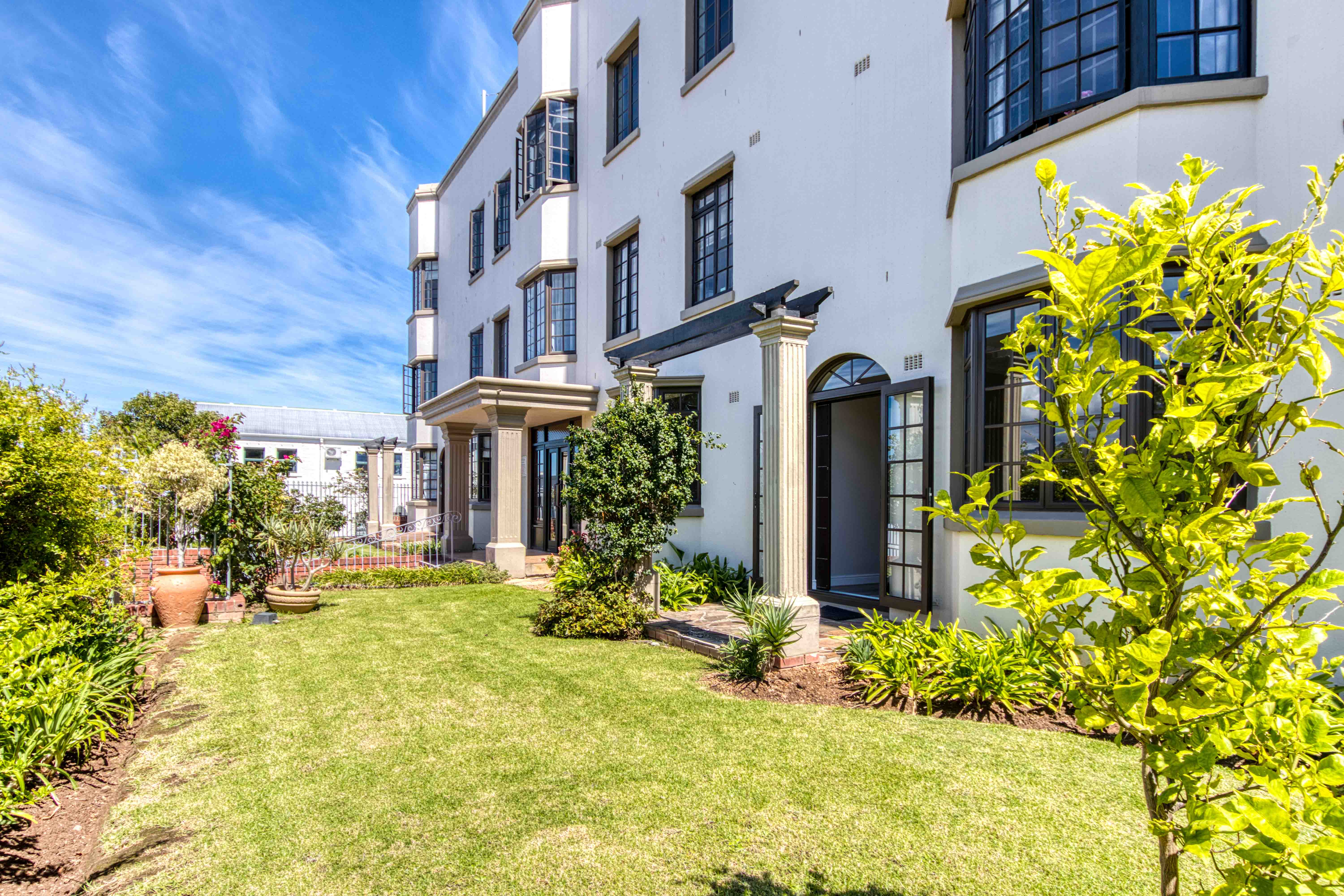 <!--[if BLOCK]><![endif]--> 3 Summer Place 12 Huising Street, Lionviham, Somerset West <!--[if ENDBLOCK]><![endif]-->