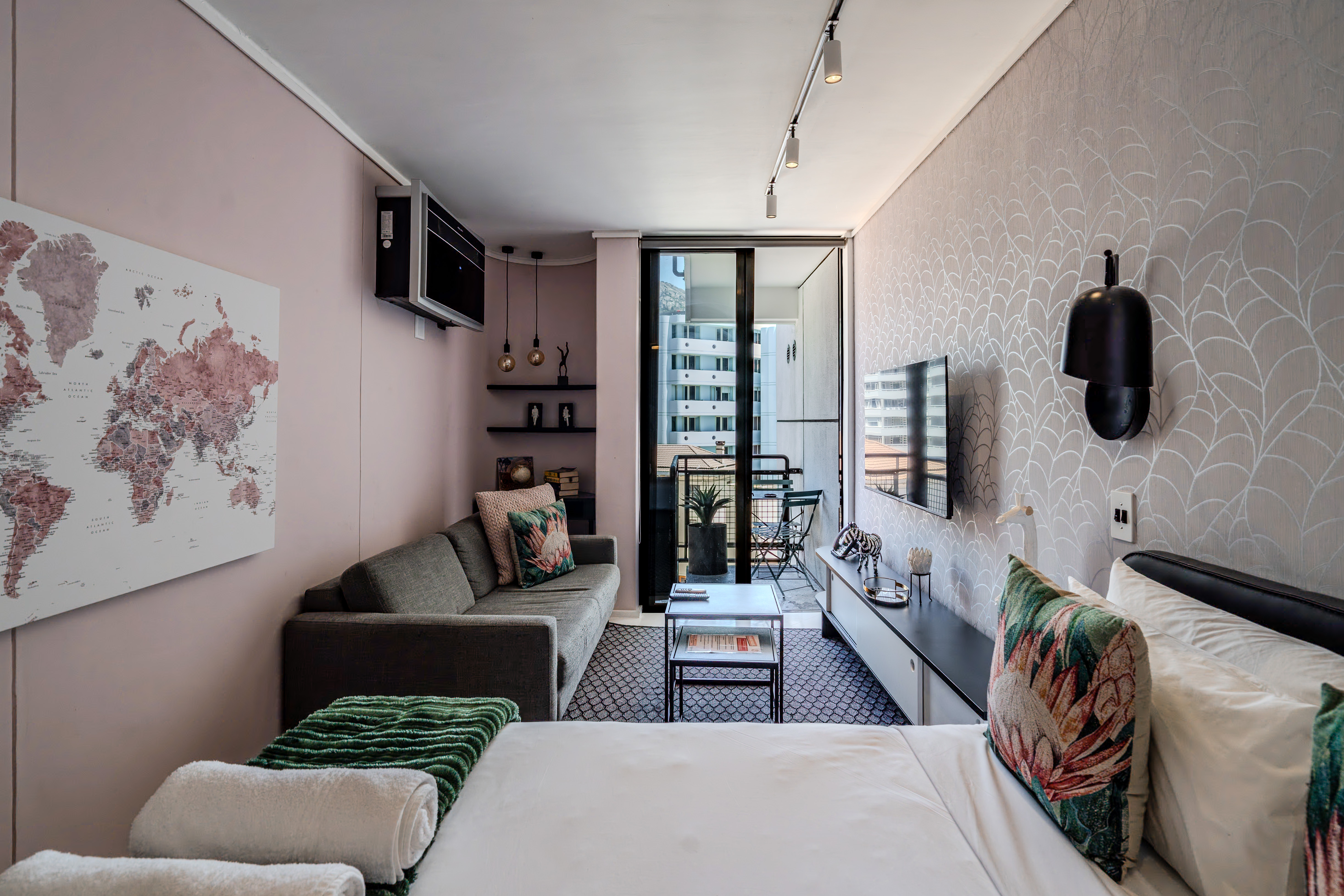 <!--[if BLOCK]><![endif]--> 506 The Flamingo Regent Road, Sea Point, Cape Town <!--[if ENDBLOCK]><![endif]-->