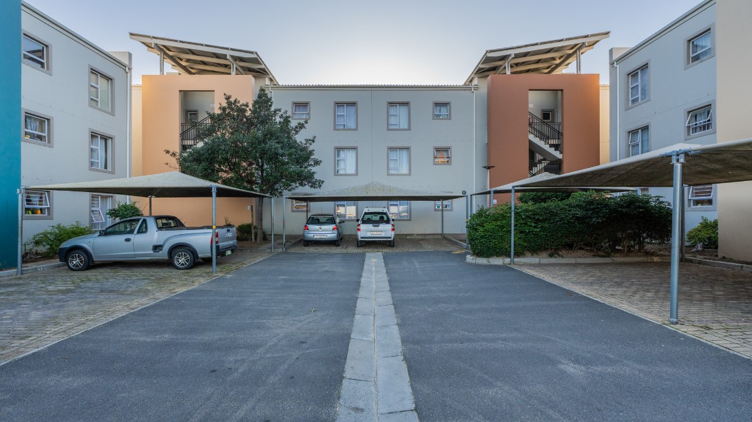  61 Lulurai Almeida , Van der Stel, Somerset West 