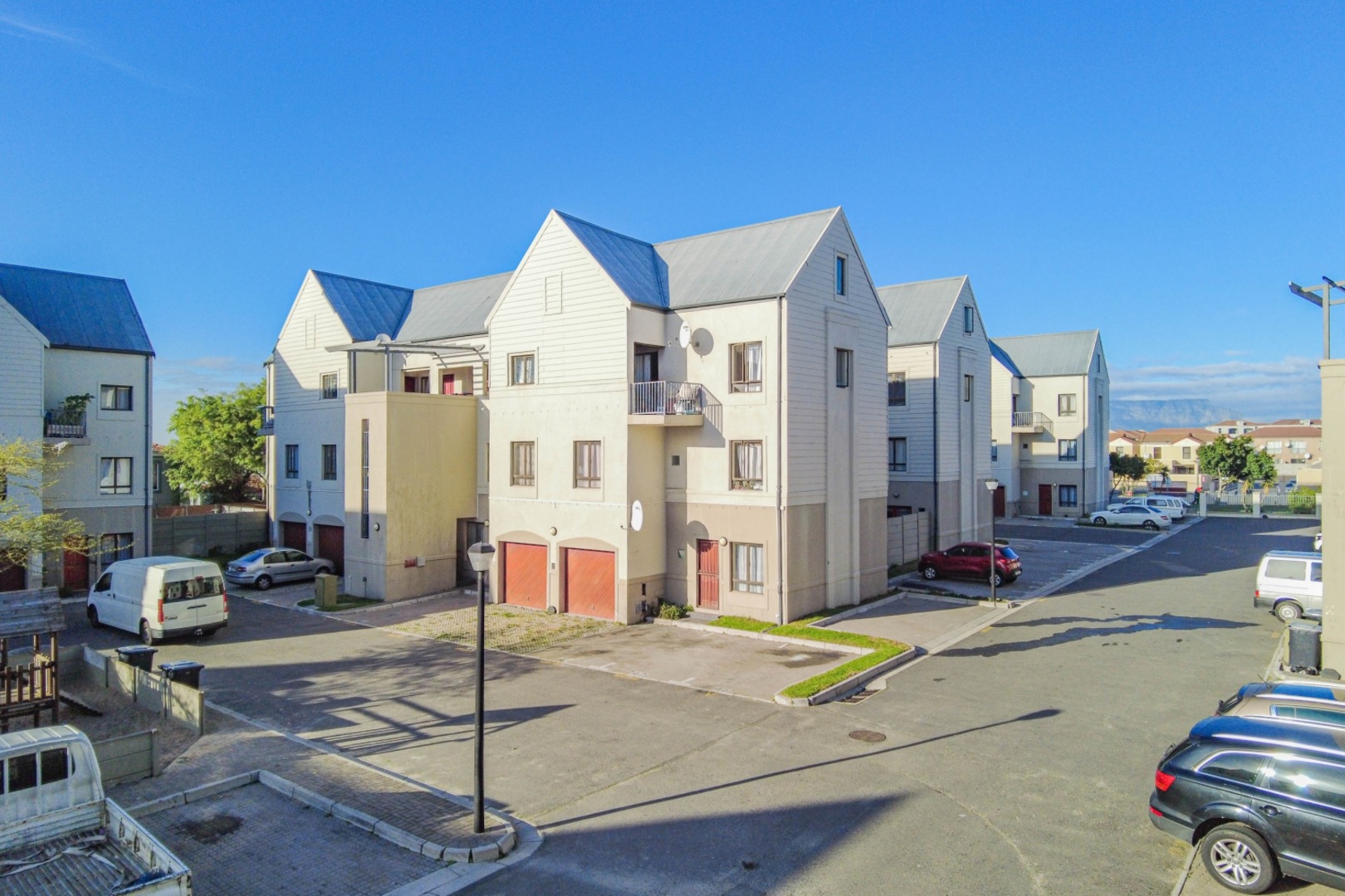 <!--[if BLOCK]><![endif]--> 31 Manhattan Park Parklands Main Road, Parklands, Milnerton <!--[if ENDBLOCK]><![endif]-->