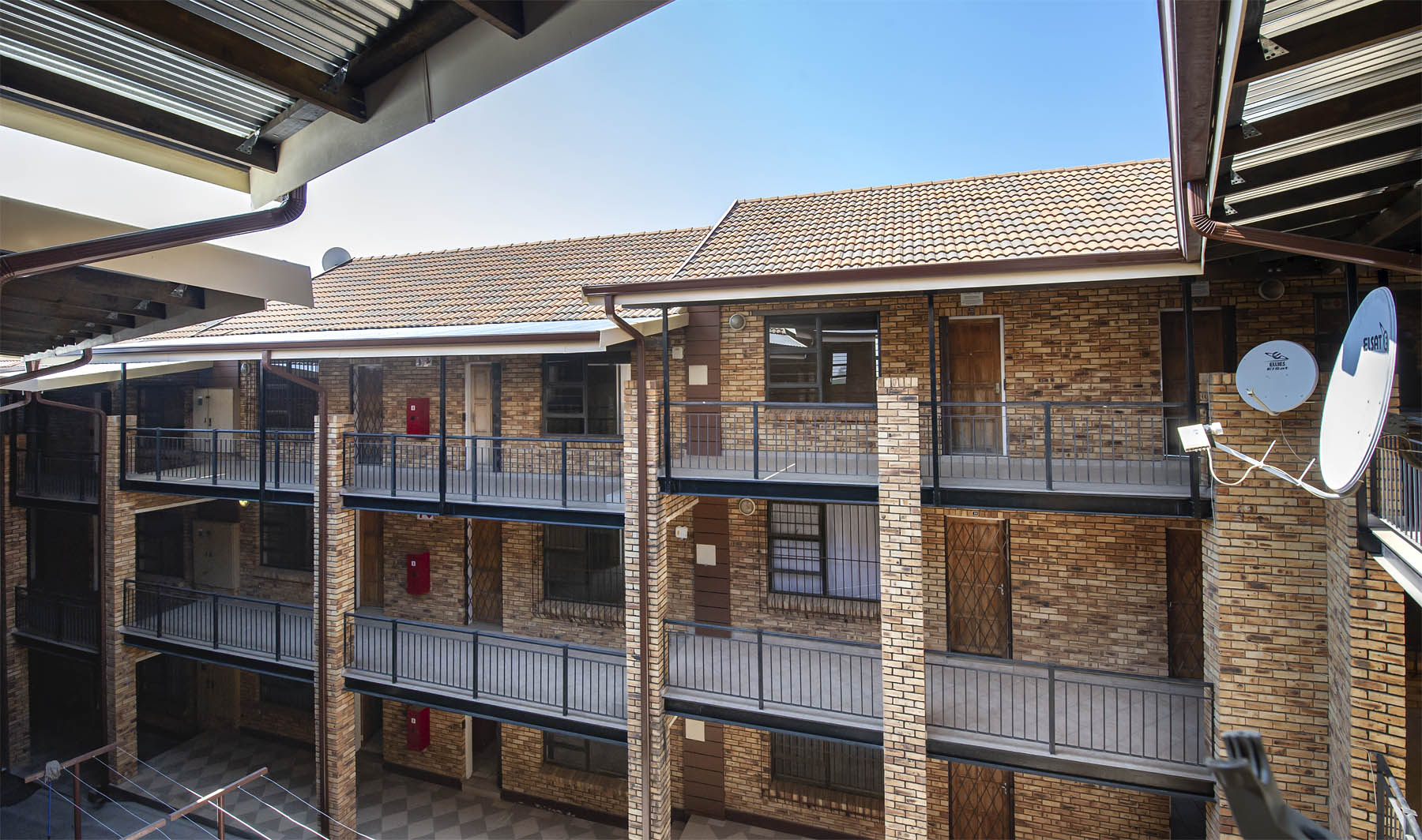 <!--[if BLOCK]><![endif]--> 26 Honeyview Complex Deysel Road, Wilgeheuwel,  Roodepoort <!--[if ENDBLOCK]><![endif]-->
