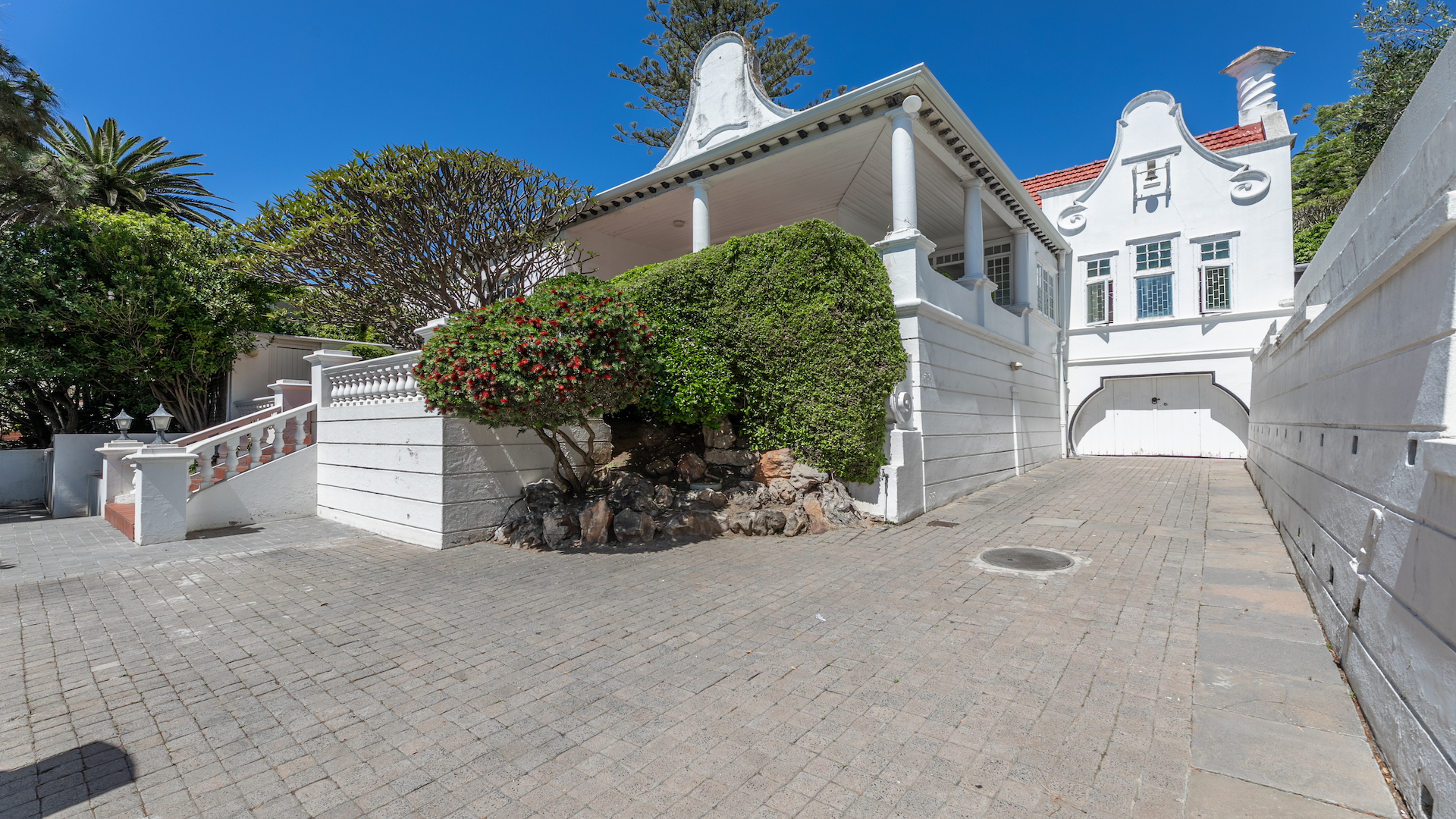 <!--[if BLOCK]><![endif]--> 75  Kloof Road, Fresnaye, Cape Town <!--[if ENDBLOCK]><![endif]-->