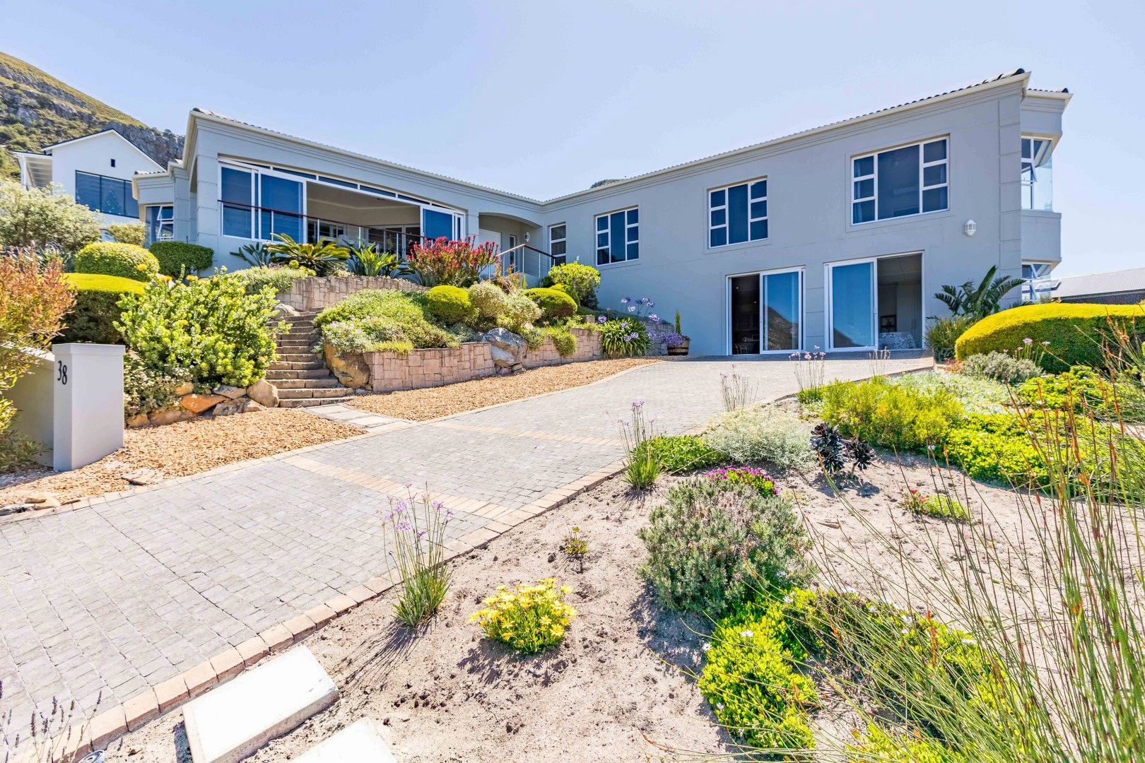 <!--[if BLOCK]><![endif]--> 38  Sunbird Street, Leopard Rock Estate, Chanteclair, Hermanus <!--[if ENDBLOCK]><![endif]-->
