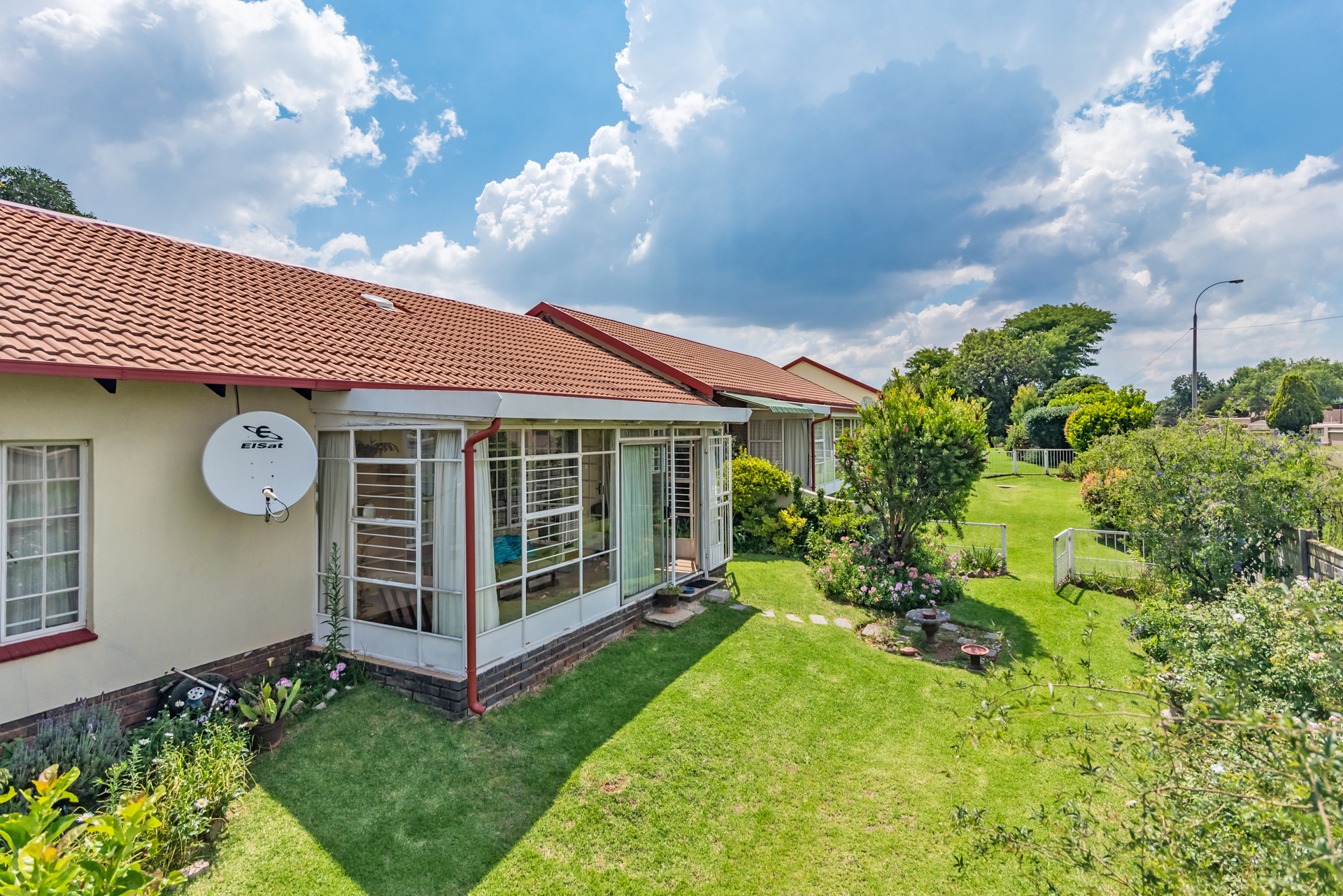 <!--[if BLOCK]><![endif]--> 18 Eden Village Pigeon Street, Helderkruin,  Roodepoort <!--[if ENDBLOCK]><![endif]-->